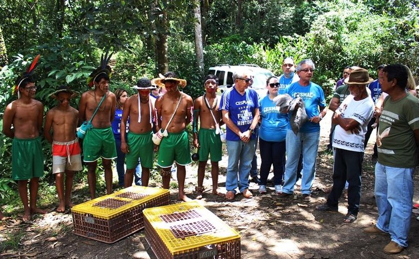 Comunidade Indígena Xukuru-Kariri recebe 'capotes' 