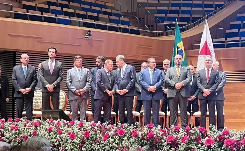 Humberto Martins celebra um ano da criação do Tribunal Regional Federal da 6ª Região