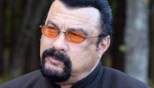 Esposa de Ellen DeGeneres acusa Steven Seagal de assédio