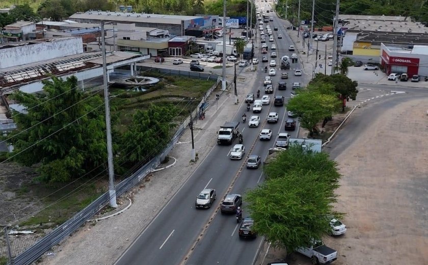 Força-tarefa do DMTT avalia cruzamentos críticos em Maceió