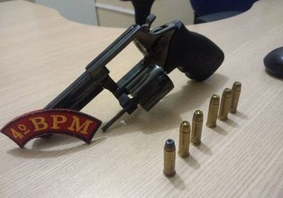 Força Tarefa prende homem com arma de fogo no Clima Bom