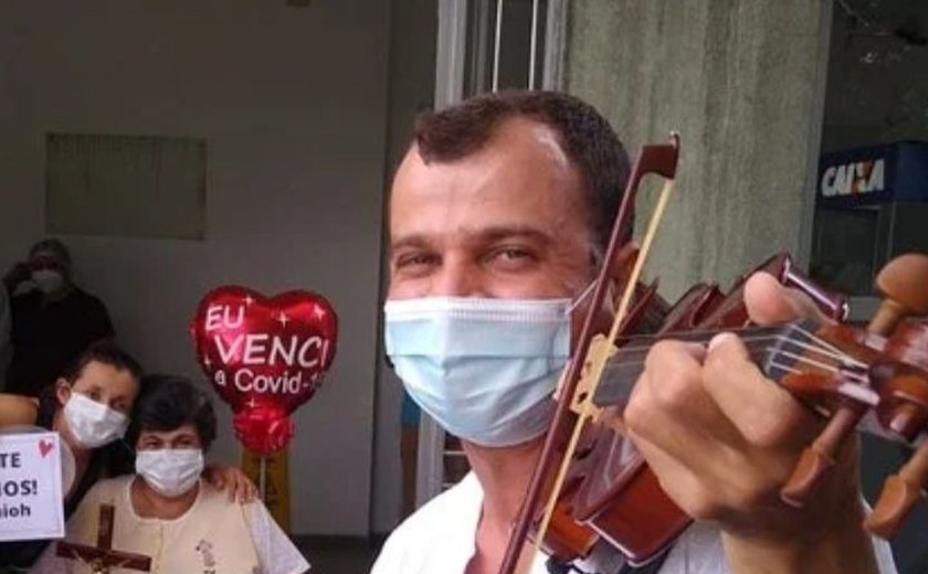Ao som de violino, paciente deixa o HE do Agreste