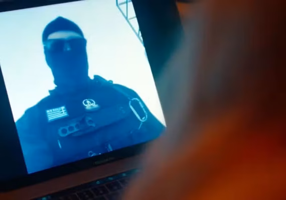 Guarda costeira da Grécia joga imigrantes no mar para morrerem, revelam testemunhas