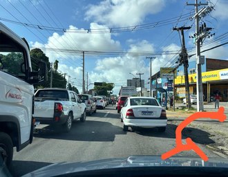 DMTT precisa urgentemente colocar retorno na Via-Expressa de acesso ao José Tenório, pelos fundos do Bar do Suruagy; apelam motoristas