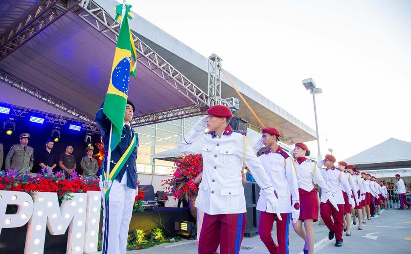 Colégio da Polícia Militar no interior celebra formatura de concluintes do Ensino Médio