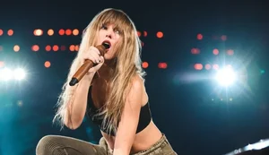 Com 'The Eras Tour', cantora Taylor Swift se torna bilionária
