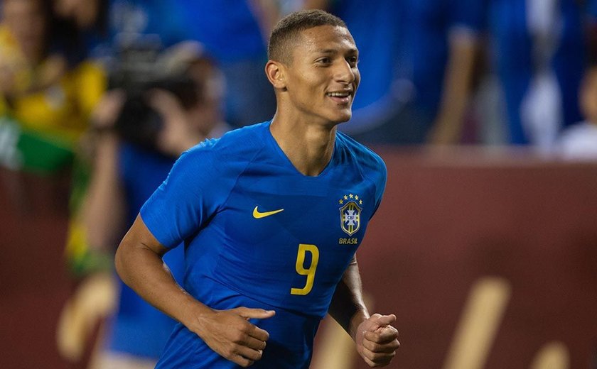 Reformulada, Seleção Brasileira goleia El Salvador por 5 a 0