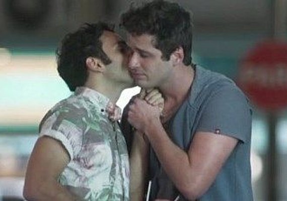 'A Lei do Amor' termina com recorde de casais gays, mas sem beijo na boca