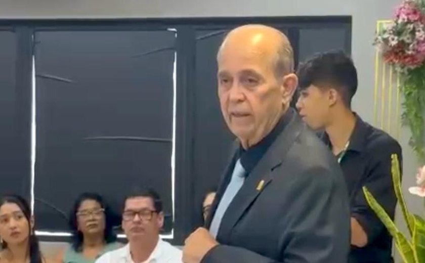 Em casamento coletivo, Celyrio Adamastor enfatiza a essência da constituição familiar