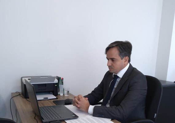 Vereador Joãozinho volta a cobrar o pagamento dos precarizados da saúde