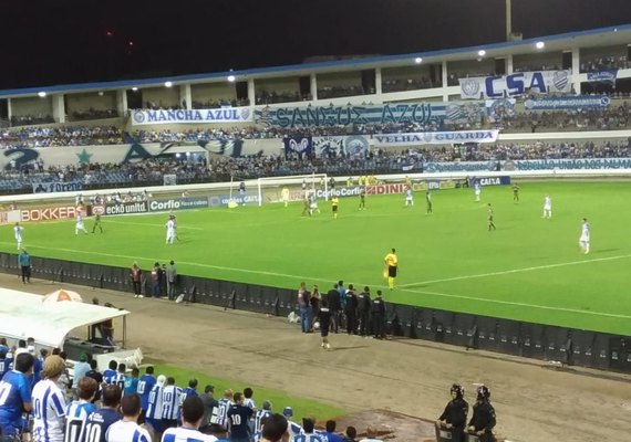 No Rei Pelé, CSA passa sufoco, mas empata com Coritiba nos acréscimos