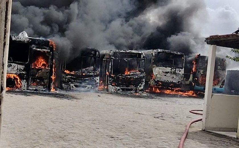 Ônibus destruídos no incêndio em garagem de aviação não tinham seguro