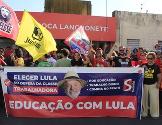 Estudantes do Ifal vão às ruas pela educação