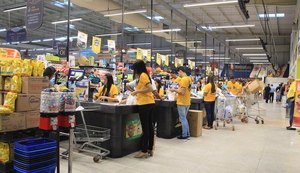 Comerciantes reforçam estoque de bebidas para a Copa