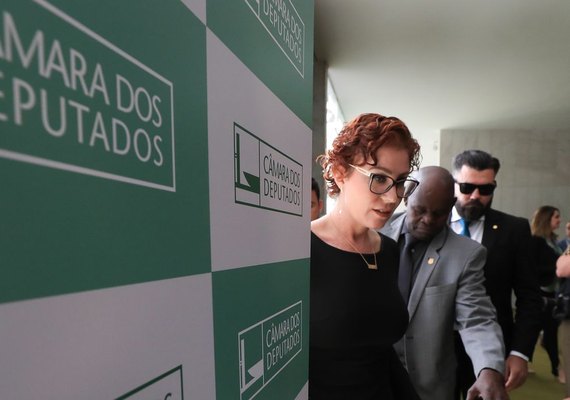 Itália julga extradição de Carla Zambelli, nesta terça-feira