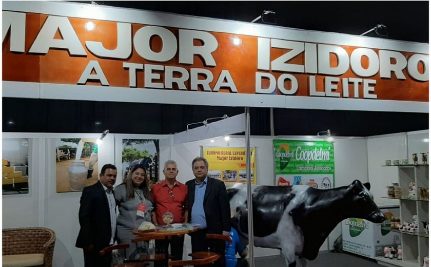 Major Izidoro marca presença na Feira dos Municípios esbanjando potencial do leite