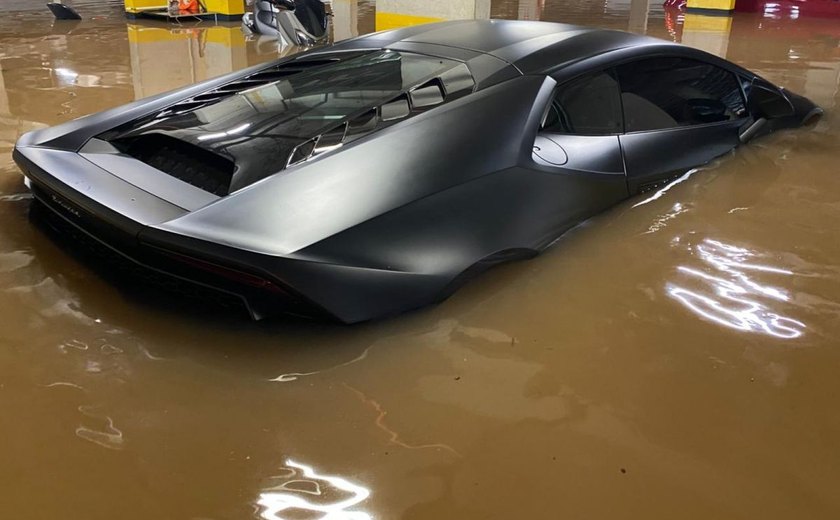 Lamborghini Huracán de R$ 1,6 milhão atingida por enchente em São Paulo não tinha seguro