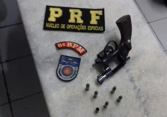 Polícia Rodoviária Federal apreende arma e droga nas rodovias de Alagoas