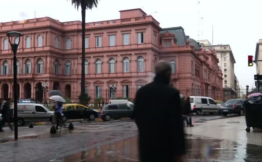 Argentina proíbe demissões por 60 dias por causa da pandemia de coronavírus