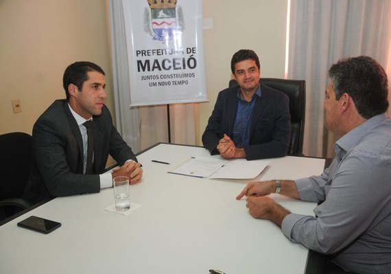 Prefeitura assume gestão da orla marítima de Maceió