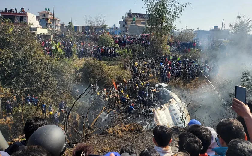 Vídeo: queda de avião mata pelo menos 68 no Nepal em acidente aéreo com mais mortos no país em 30 anos