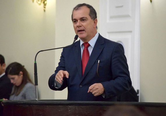 Medeiros tenta desarticular proposta de orçamento impositivo