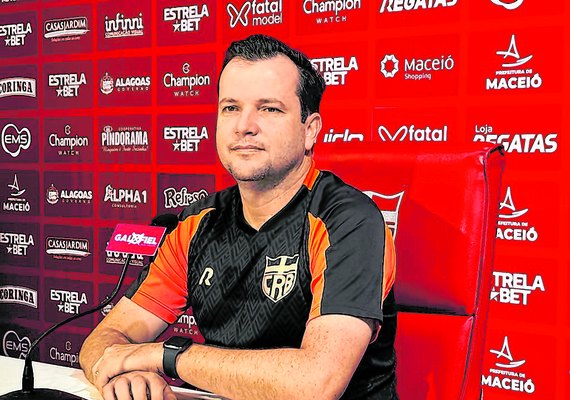 CRB acerta renovação com o técnico Daniel Paulista