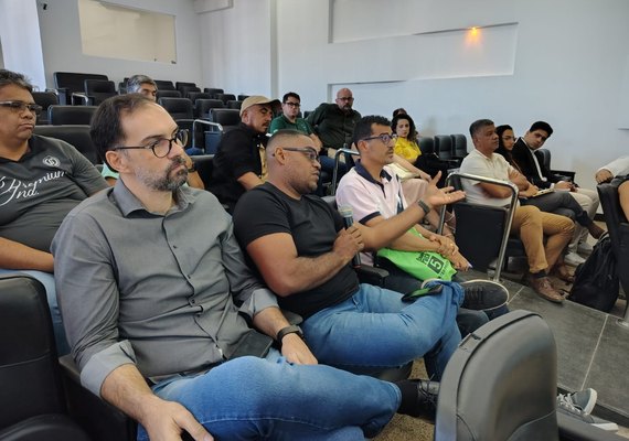 MPF cobra regulamentação para passeios 'Banho de Lua' nas piscinas naturais antes da alta temporada em Maceió