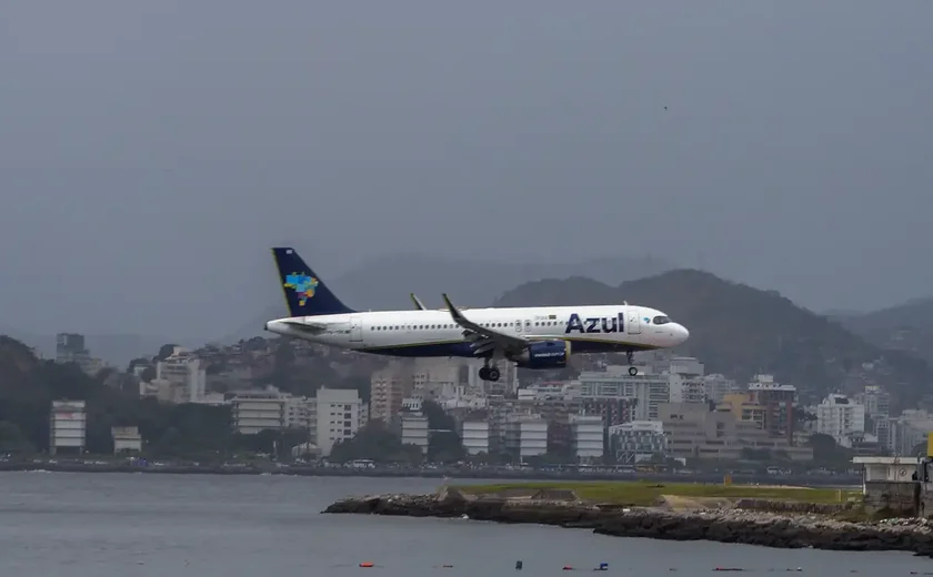 Avião com destino a Maceió faz pouso de emergência em Brasília