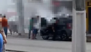 Princípio de incêndio atinge carro no bairro Ouro Preto, em Arapiraca