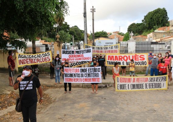 'Queremos acesso liberado ao cemitério e não queremos realocação''