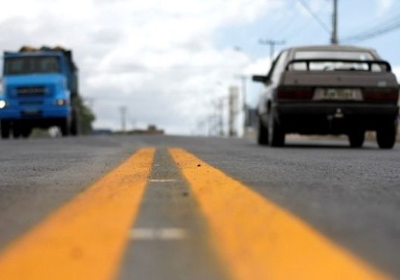 Governo inicia sinalização provisória da principal Avenida do Benedito Bentes