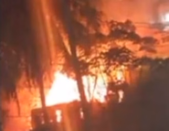 Incêndio atinge vegetação e ameaça casas no bairro do Feitosa