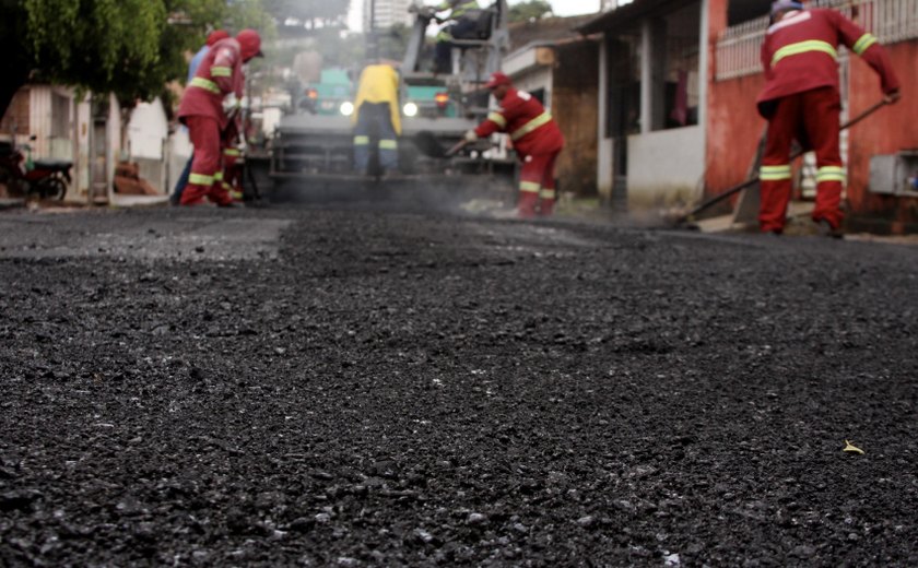 Prefeitura de Maceió inicia pavimentação asfáltica no Vale do Reginaldo