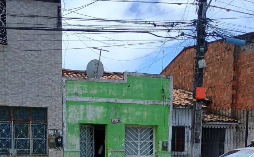 Idosa é morta a golpes de tijolos em Maceió