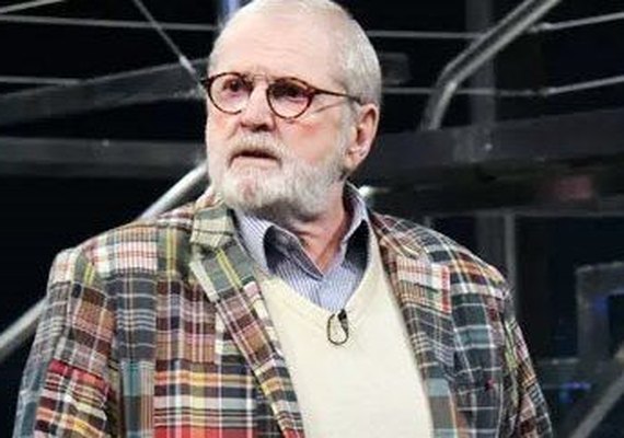 Jô Soares sofre queda e leva 13 pontos na perna