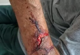 Presa suspeita de assaltar e agredir idoso com capacete em Delmiro Gouveia