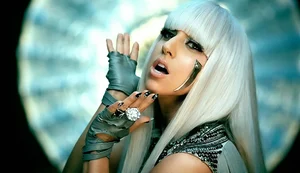 Lady Gaga cancela show após piora no quadro de saúde