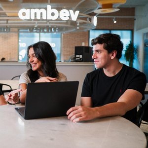 Ambev abre Programa de Trainee com imersão internacional e salário de R$ 9.500,00
