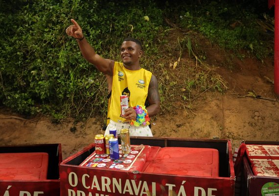 “O melhor lucro em sete anos”: Ambulantes celebram sucesso de vendas e logística no Carnaval de Salvador