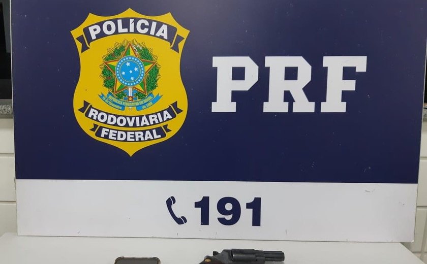 Em fiscalizações distintas, PRF prende dois homens por porte ilegal de arma de fogo