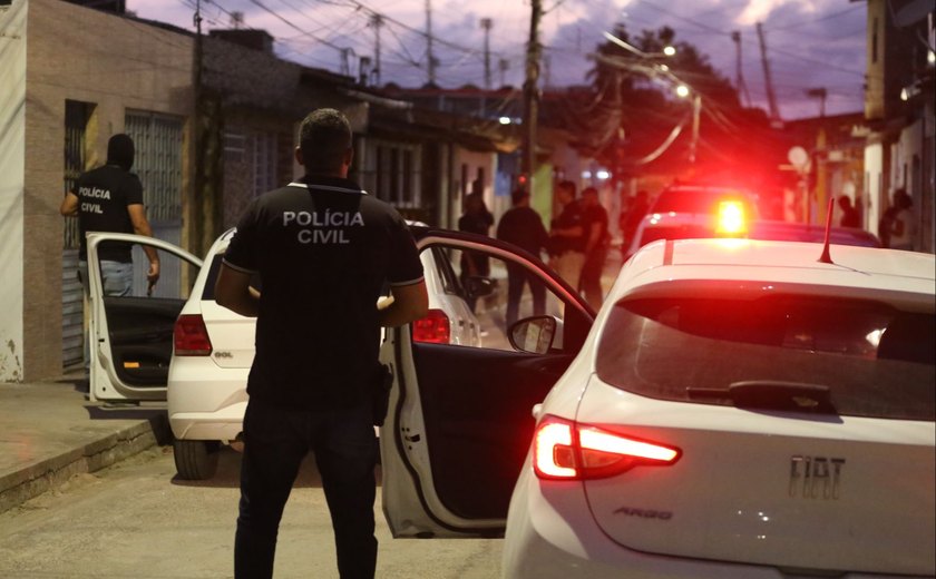 Vídeo: Polícia Civil deflagra operação para prender acusados de homicídios em  Maceió