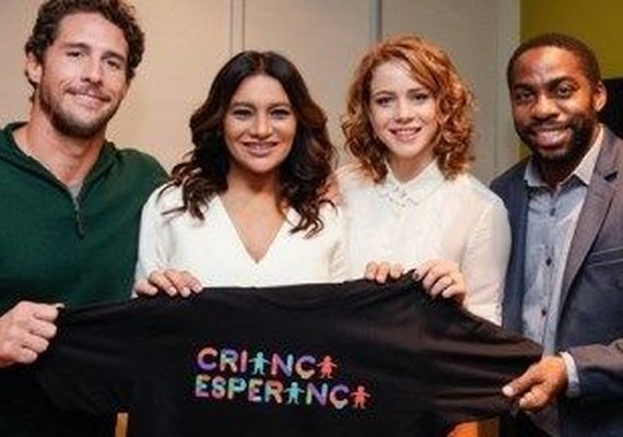Artistas da TV Globo são convocados para tentar superar crise na emissora