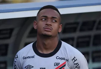 Léo Derik, do Athletico, é condenado a 13 anos de prisão por estupro de vulnerável