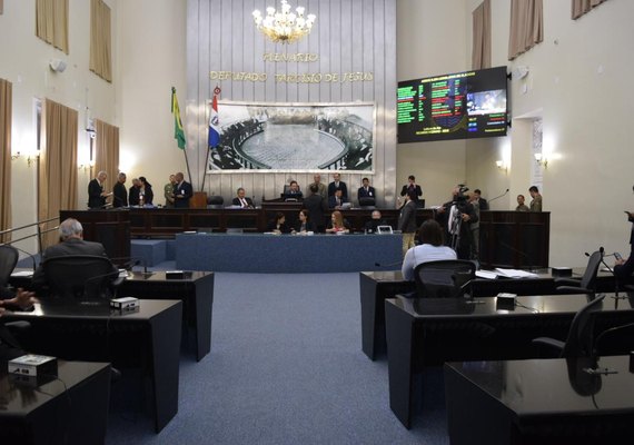 Prisão de policiais militares gera debate no plenário da Assembleia Legislativa