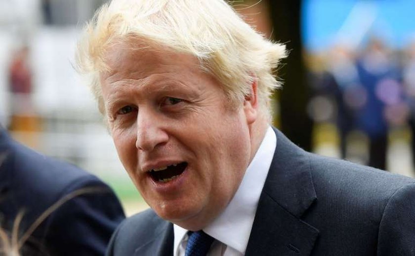 Primeiro-ministro rejeita 'imigração descontrolada' no Reino Unido