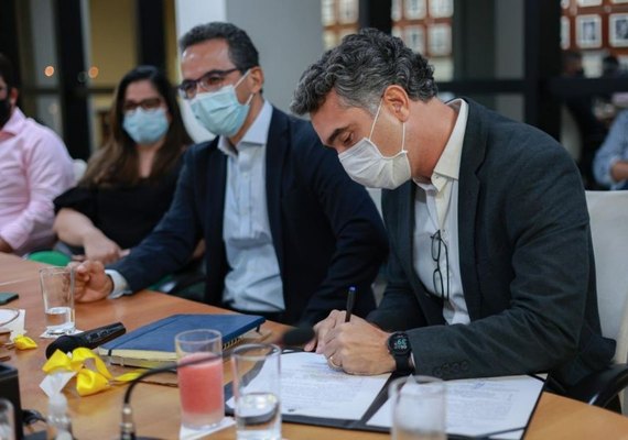 Secretário da Educação anuncia investimento de R$ 60 mi para universidades