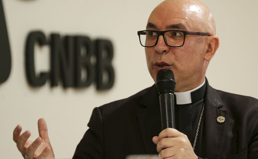 CNBB defende democracia e alerta para 'graves retrocessos' no Brasil