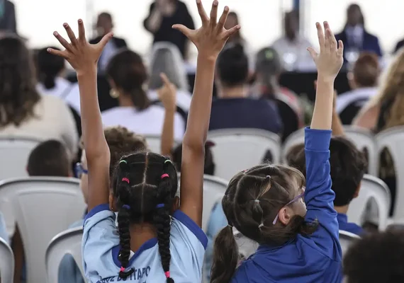 Mais brincadeira, menos tela: confira dicas para uma infância saudável