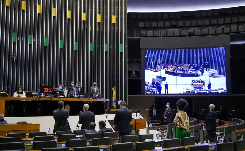 Dino intima partidos a explicar controle de emendas parlamentares